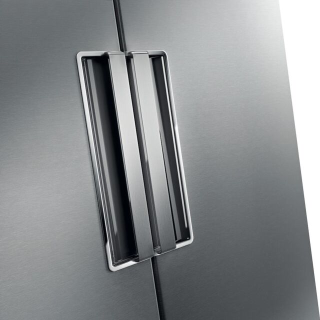 Whirlpool UW8 F2C XLSB UK 2 Freezer 252L - Silver