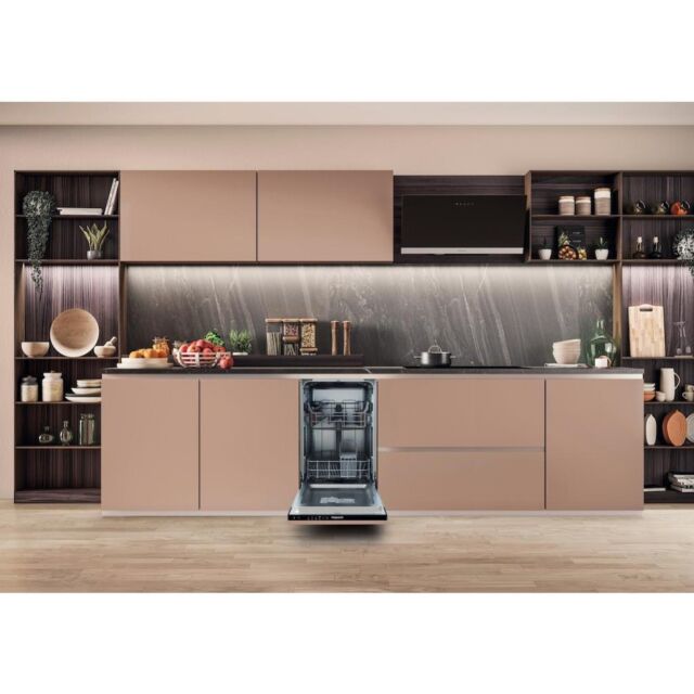 Hotpoint HP2IE10CS80UK Built-In 45cm Slimline Dishwasher