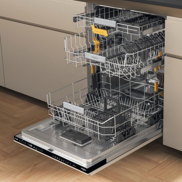 Whirlpool W8I HP42 L UK Integrated Dishwasher - Black