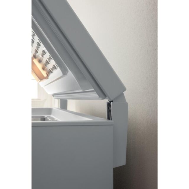 Indesit OS 2A 250 H2 1 255L Freestanding Chest Freezer - White