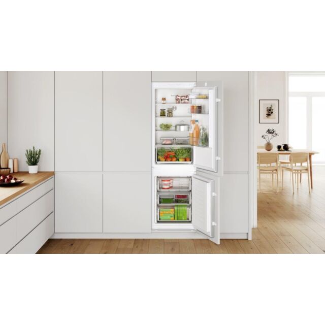 Bosch KIN86NSE0G, Built-in fridge-freezer with freezer at bottom