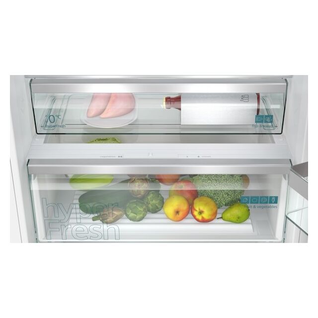 Siemens KB96NADD0G, Built-in fridge-freezer with freezer at bottom