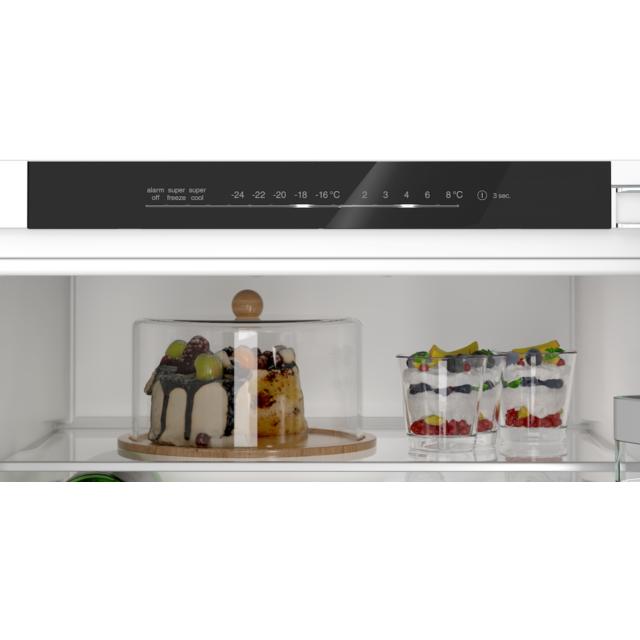 Siemens KI96NVFD0, Built-in fridge-freezer with freezer at bottom