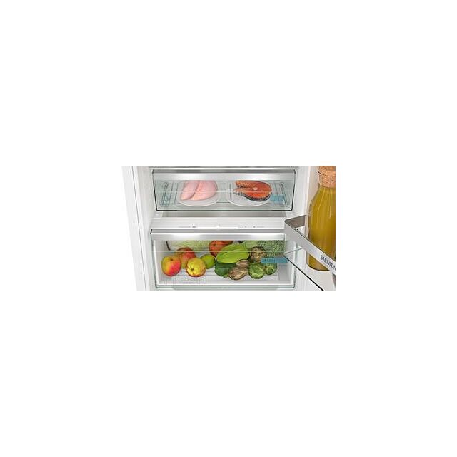 Siemens KI96NVFD0, Built-in fridge-freezer with freezer at bottom