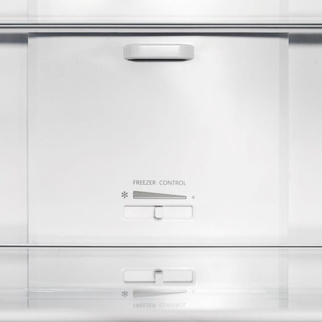 Montpellier MNF167EW No Frost 50/50 Fridge Freezer In White