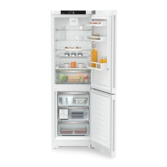 Liebherr CNd5223 Freestanding Fridge Freezer with EasyFresh and NoFrost