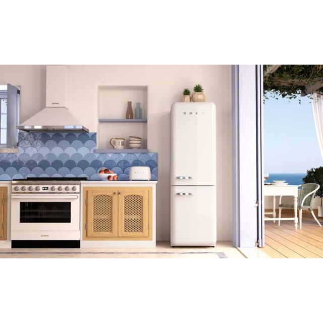 Smeg CPF9GPWH 90cm Portofino Dual Fuel Range Cooker, White