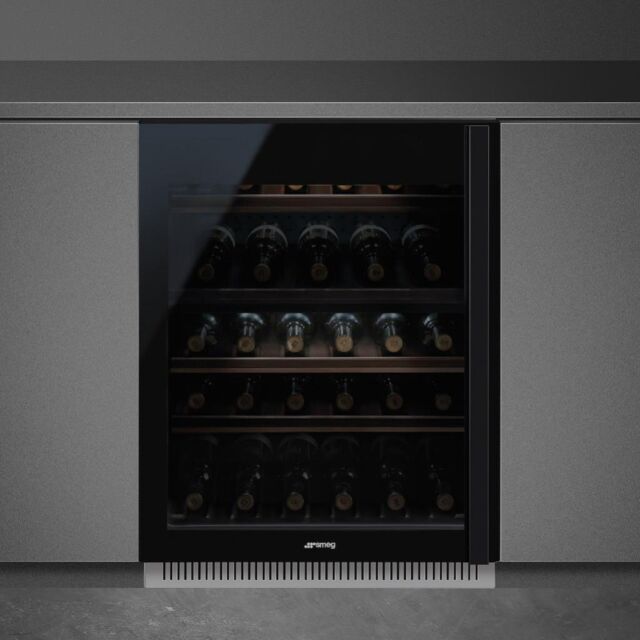 Smeg CVI638LN3 82cm Dolce Stil Novo Integrated Undercounter Wine Cooler