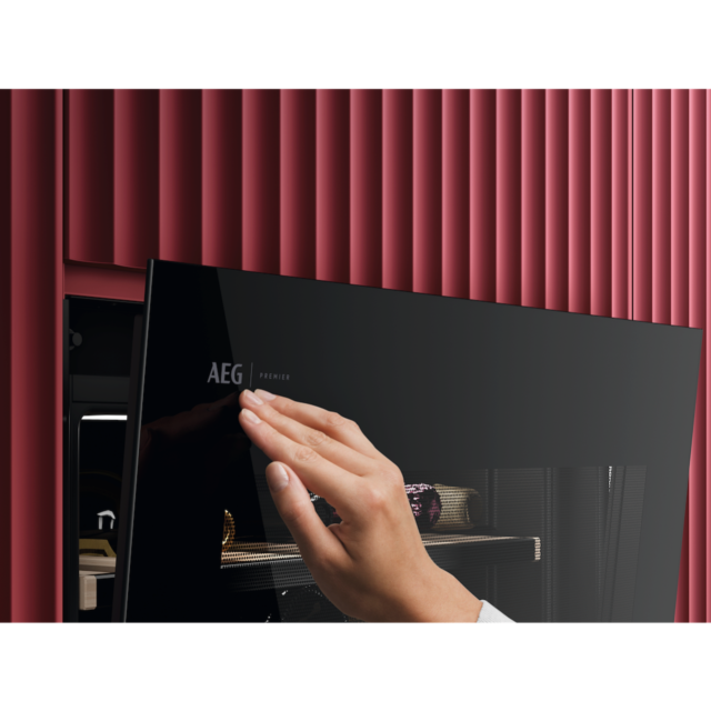 AEG NKW8P21KAB 45cm Built-In Wine Cellar