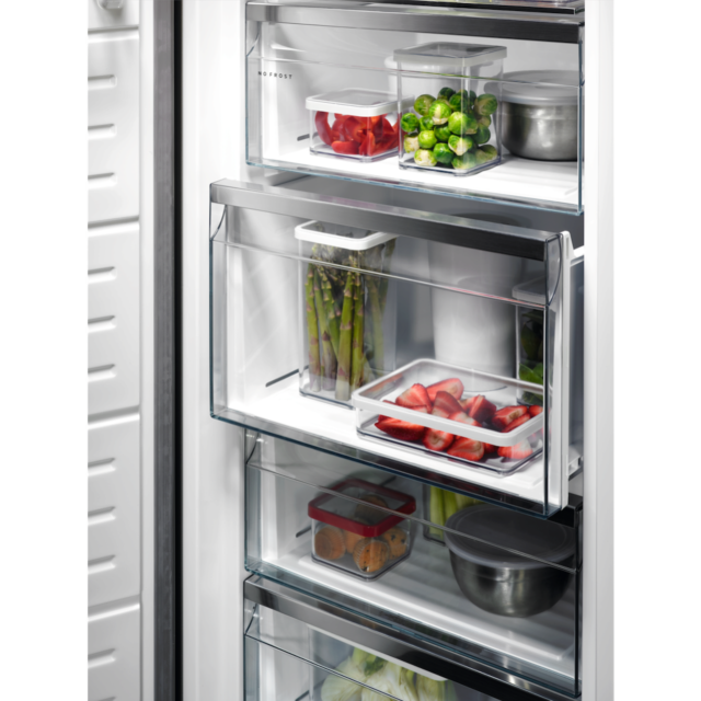 AEG OAG7M281EW 7000 Series Upright NoFrost Freezer