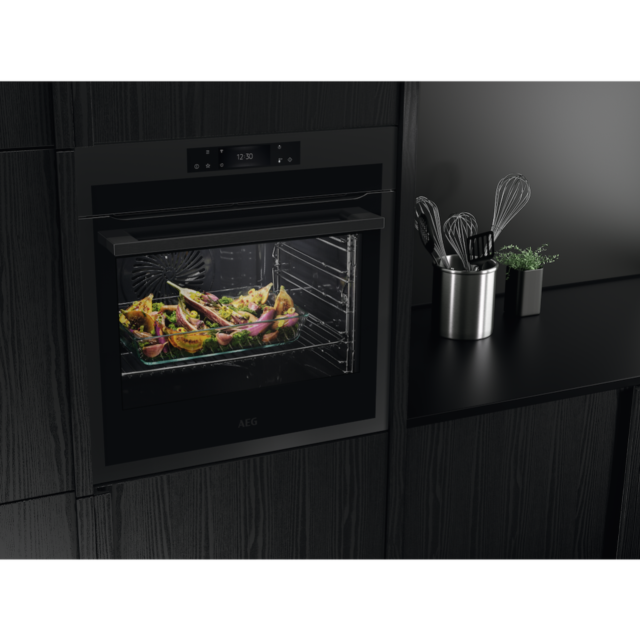 AEG BPE748380T 8000 AssistedCooking Built-In Single Oven