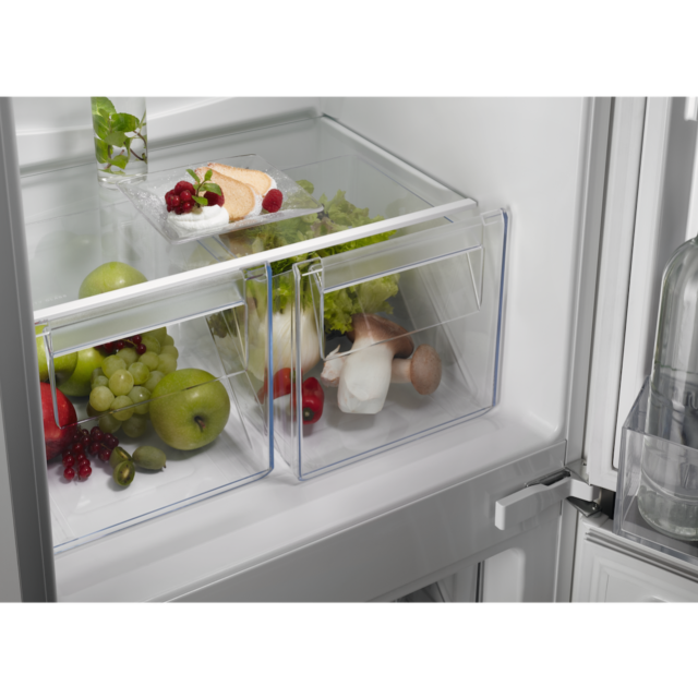 AEG NSC6N18ZES Fully Integrated Fridge Freezer