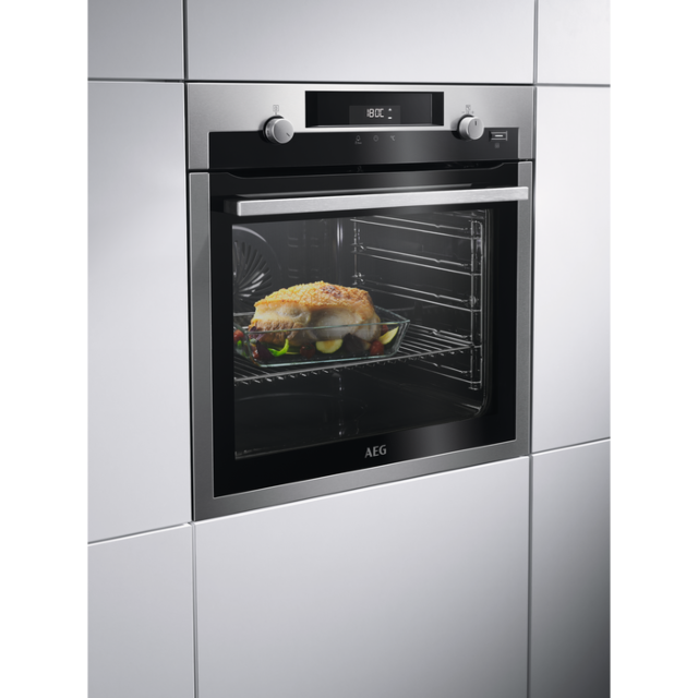 AEG BPS556020M SteamBake Pyrolytic Multifunction oven with retractable rotary controls, food probe, 